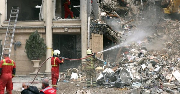 İran, Trump ile Müzakere İddialarını Reddettikten Sonra İsrail'e Yeni Füze Dalgası Fırlattı