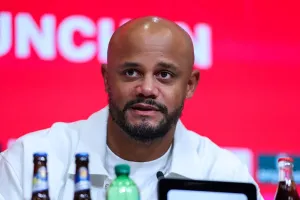 Kompany'den Union Berlin'in Yeni Teknik Direktörü Marie-Louise Eta'ya Destek: "Onun İçin Çok Mutluyum"