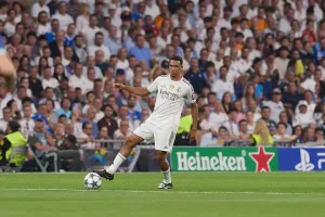 Walker'dan Tuchel'e sert eleştiri: Alexander-Arnold'u kadroya almamak çılgınlık