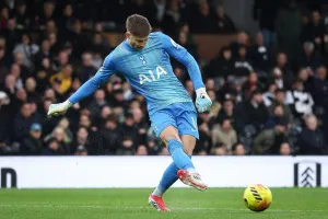 Tottenham'ın Kalecisi Vicario Fıtık Ameliyatı Olacak, Nisan Sonunda Dönmesi Bekleniyor