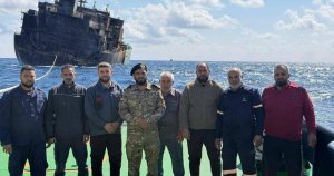 Libya, Sürüklenen Rus Tankerini Kıyıdan Uzaklaştırıyor