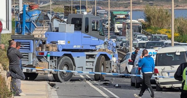 Dört Araçlı Zincirleme Kazada Bir Kişi Hastaneye Kaldırıldı