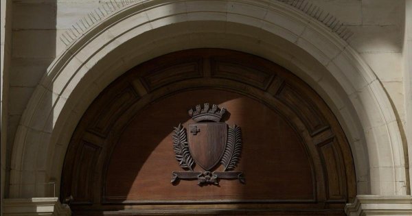 Erkek, eski partnerini takip ettiği iddiasını reddetti