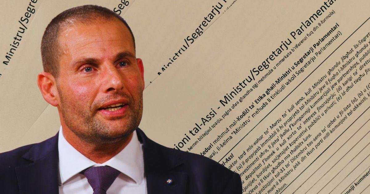 Hükümet bakanların mal beyannamelerini resmen kaldırmak için harekete geçti