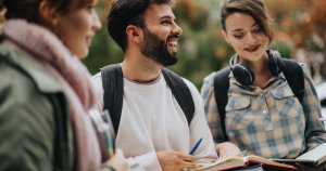 Momentum partisi seçim vaatlerini açıkladı: Mezunlara yüzde 15 vergi, inşaat saatlerine sıkı düzenleme