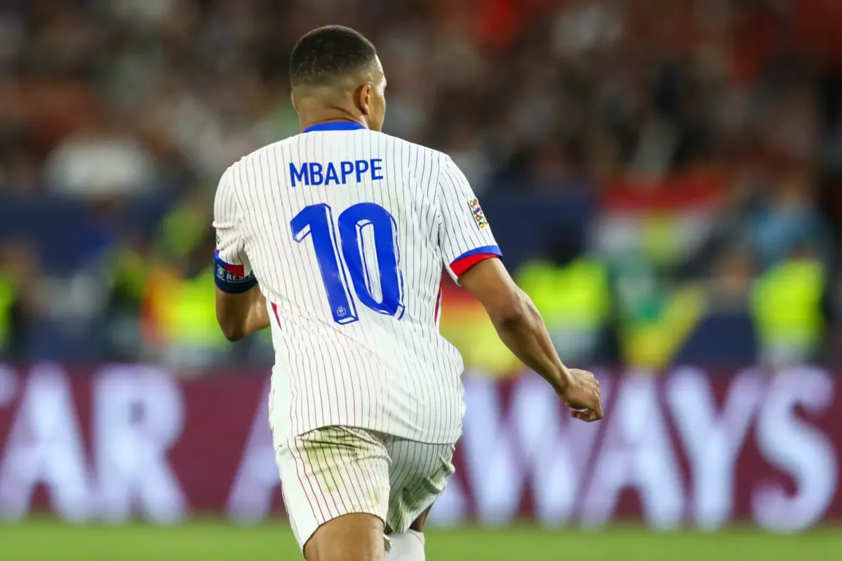 Real Madrid ve Fransa, Mbappé'nin dizinden endişeli