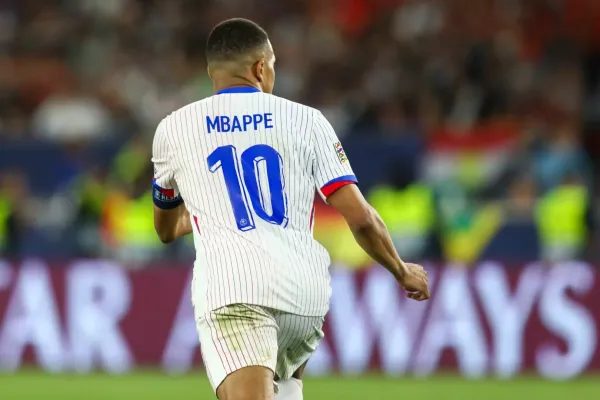 Real Madrid ve Fransa, Mbappé'nin dizinden endişeli