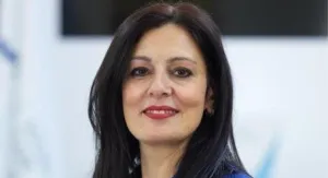 İşçi Partisi sıra milletvekili, Kabine bakanları ve Başbakan'dan daha fazla kazandığını beyan etti