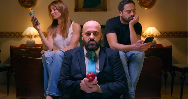 Yeni çağdaş dramada inanç ve evlilik çatışıyor