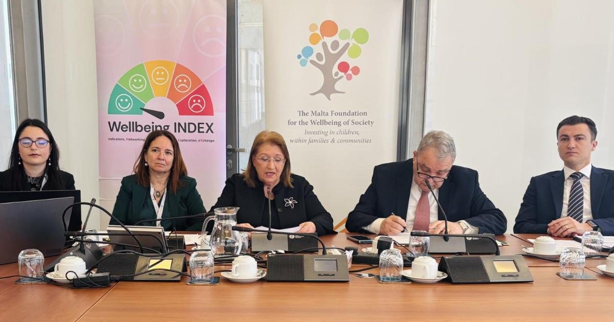 Malta'da Yüksek Yaşam Memnuniyeti, Artan Duygusal Baskıyı Gizliyor