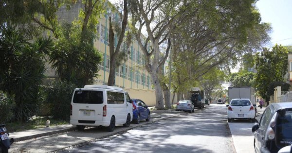 Çukura düşerek yaralanan kadın, Ħamrun belediyesinden 4.300 € tazminat kazandı