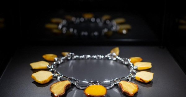 Polonyalı tasarımcılar kadim kehribara modern bir dokunuş katıyor