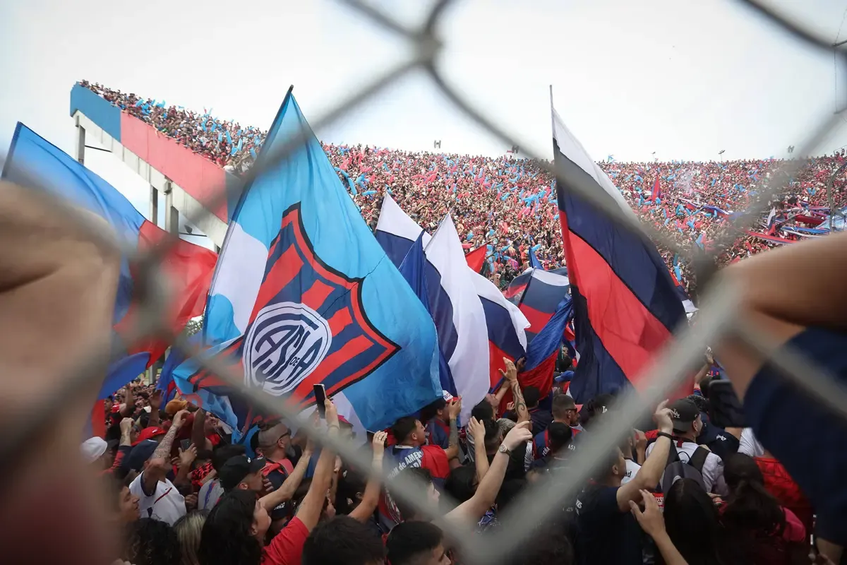 Arjantin'de mali dolandırıcılık skandalı nedeniyle futbol şampiyonaları askıya alındı