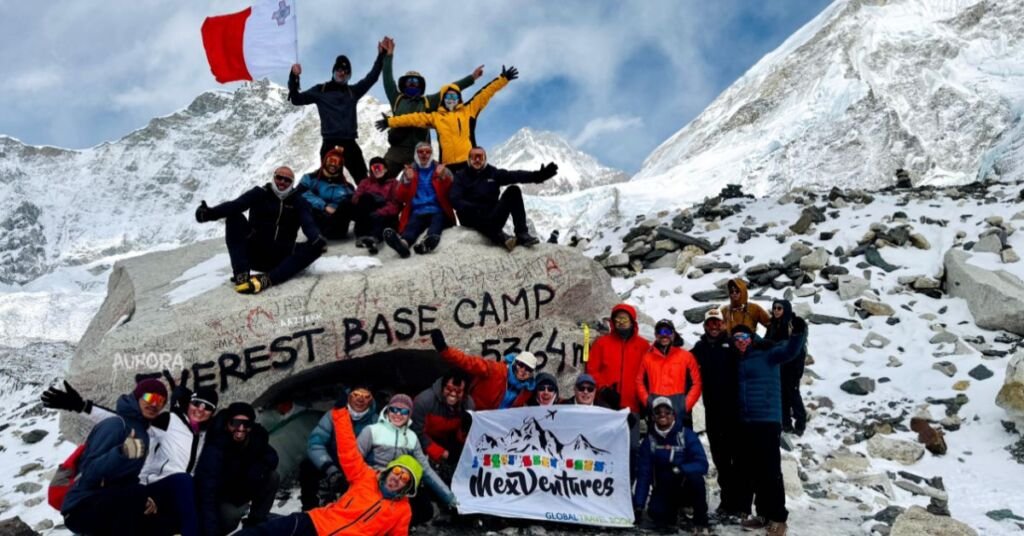Kar, Buz ve Maltalı Azmi: 20 Kişilik Ekip Everest Ana Kampı'na Ulaştı