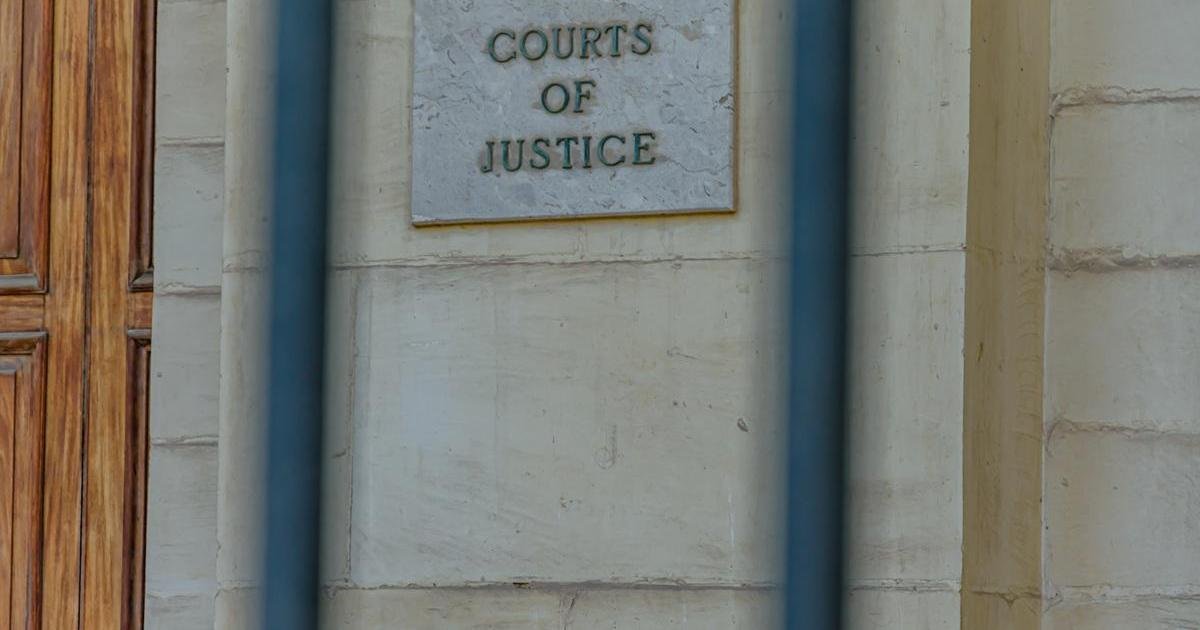 Kadın taksiden yüzlerce euro çaldığını itiraf etti