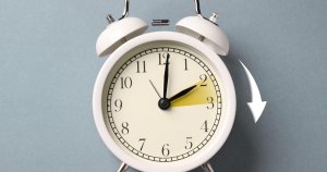 Pazar Günü Saatler Bir Saat İleri Alınacak