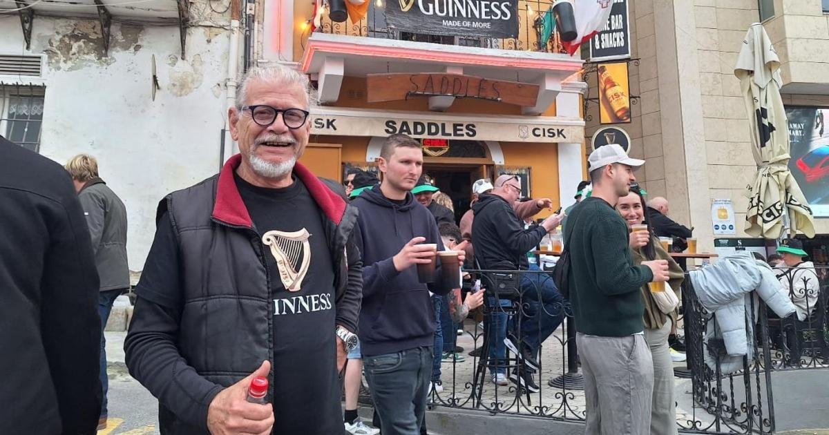 "40 kişiyle başladı": St. Patrick Günü'nü St. Julian's'a getiren adam