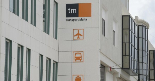Ombudsman: Transport Malta Siyasi Parti Pankartı Başvurusunu Kötü Yönetti