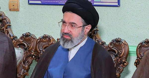 İsrail, İran'ın yeni dini liderini bulup 'etkisiz hale getireceğini' açıkladı