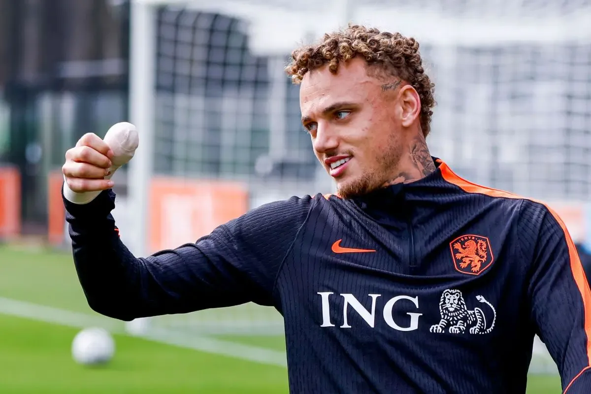 Noa Lang: "Baş parmağım hâlâ yerinde ve iyileşecek ama kolay değil, PlayStation bile oynayamıyorum"