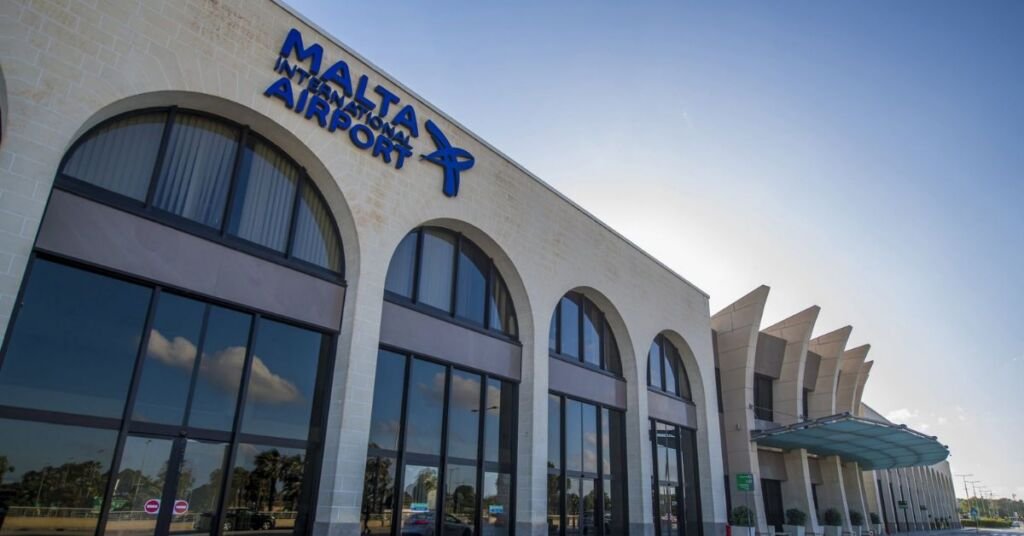 Yeni AB Giriş-Çıkış Sistemi Havalimanında Uzun Kuyruklara Neden Oluyor