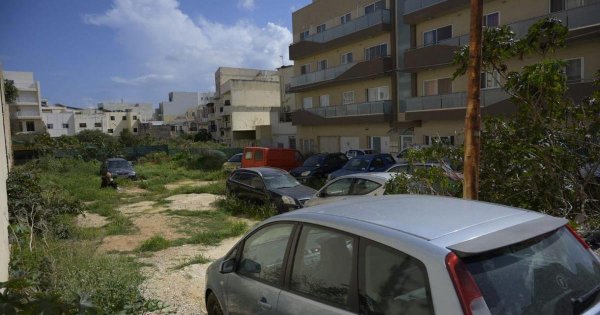 Seçim vaadinden yıllar sonra 12 milyon Euro'luk bakımevi yerine boş arazi