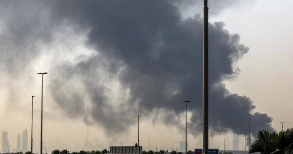 Drone saldırısı BAE'nin büyük bir petrol sahasında yangına neden oldu