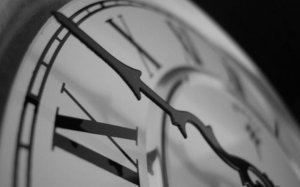 Pazar Günü Saatler Bir Saat İleri Alınacak: Kış Saati Uygulaması Sona Eriyor