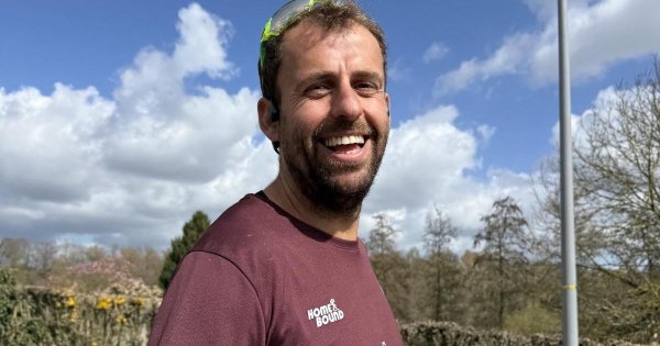 Londra'dan Malta'ya Koşan Sporcu İlk Haftada Fransa'ya Ulaştı