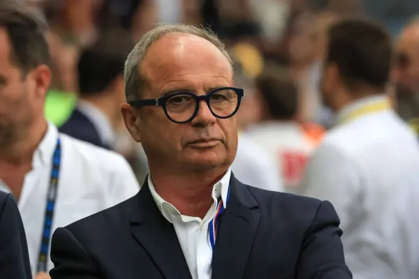 PSG'nin Danışmanı Campos: "Lens'e Karşı Bir Şeyimiz Yok Ama Maçı Ertelemek Daha İyi Olur"