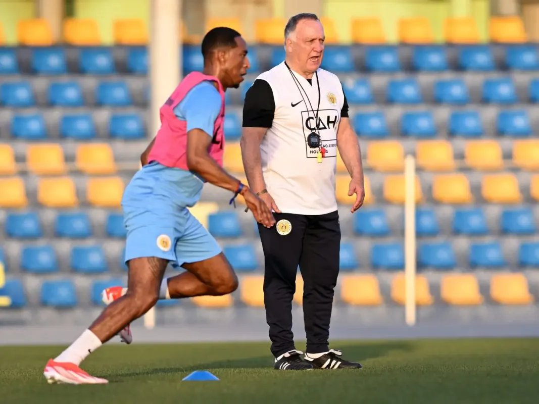 Dick Advocaat, Curaçao Milli Takımı'nın teknik direktörlüğünden istifa etti