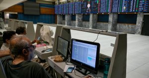 Petrol fiyatları yükselirken borsalar 'müzakere' belirsizliğiyle geriledi