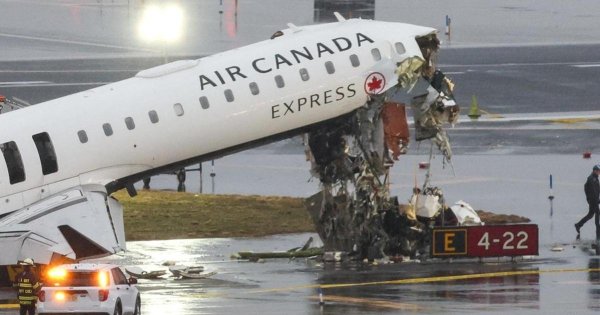 New York'ta Uçak ile İtfaiye Aracı Çarpıştı: Kule Kayıtları Yayınlandı