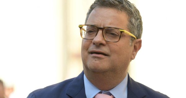 Delia, hükümetten Camilleri'nin büyükelçi atanmasını yeniden değerlendirmesini istedi