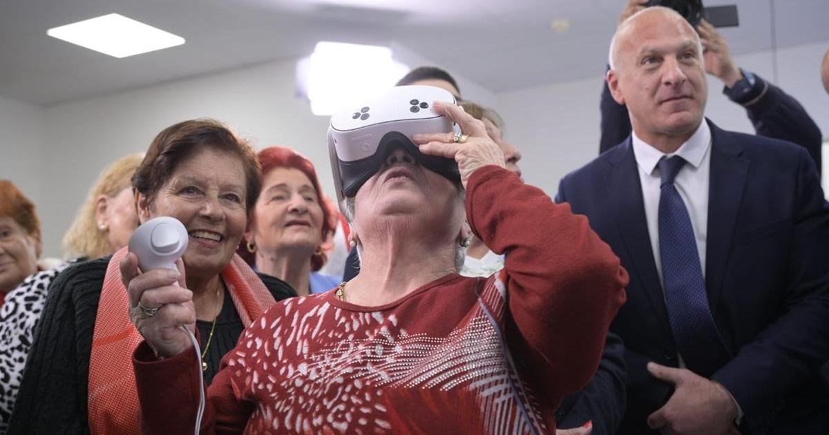 Malta'da Emekliler Sanal Gerçeklikle Tanıştı: 'Kilisenin İçindeymiş Gibi Hissediyorsunuz'