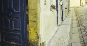 Marsa'da Yardım Tuzağı: Kadın Tarafından Eve Çağrılan Adam Dövülerek Soyuldu