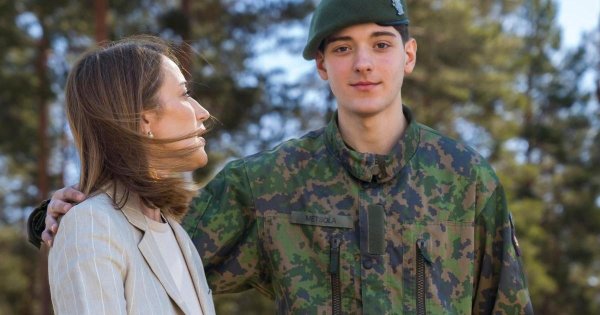 Metsola'nın Helsinki Ziyaretinde Duygusal An: Askerlik Yapan Oğluyla Buluştu