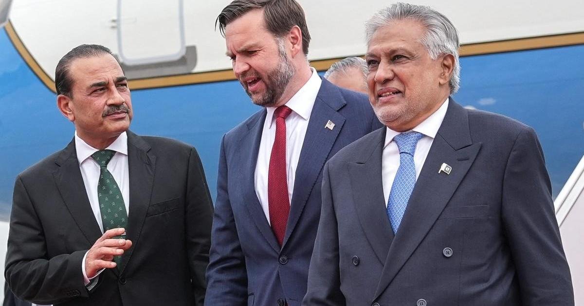 Trump Ateşkesi Süresiz Uzattı: İran'a Teklif Sunması İçin Zaman Tanıdı