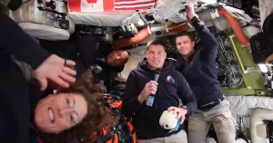 Artemis II Astronotları Tarihi Rekoru Kırdı: İnsanoğlu Dünya'dan Hiç Bu Kadar Uzaklaşmamıştı