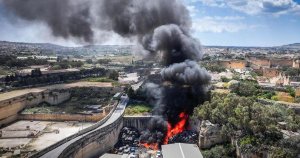 Mqabba'da Hurdalıkta Büyük Yangın Çıktı