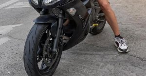 Motosikletlinin Üzerinden Geçen Sürücüye 4.000 Euro Ceza ve Ehliyet İptali