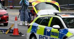 Londra'da Bıçaklı Saldırı: Polis Şüpheliyi Gözaltına Alırken Çekilen Vücut Kamerası Görüntüleri Yayınlandı