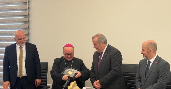 Başpiskopos Scicluna Genel İşçi Sendikası'nı Ziyaret Etti