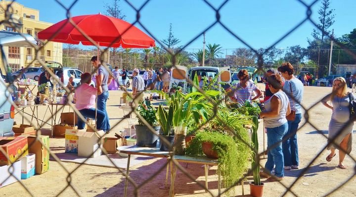 Gozo'da Hasta ve Yaşlı Dostları Derneği Yararına Araba Bagajı Satışı Düzenlenecek
