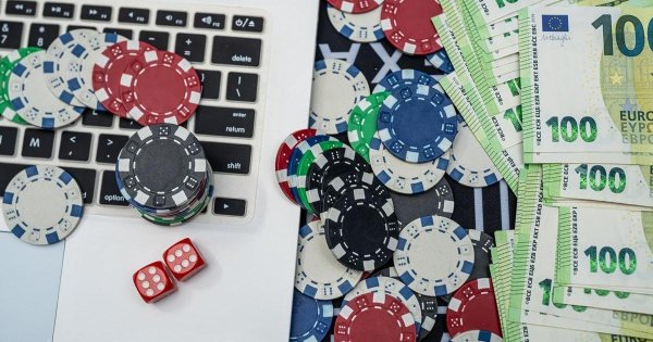 Kumar bağımlısı torun, büyükanne ve büyükbabasından 21.000 eurodan fazla para kopardı