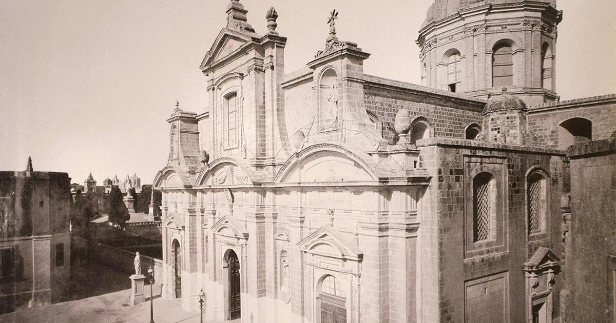 Fotoğraflarla: 1924'te Rabat'taki St Paul Kilisesi Kubbesinin Çöküşü