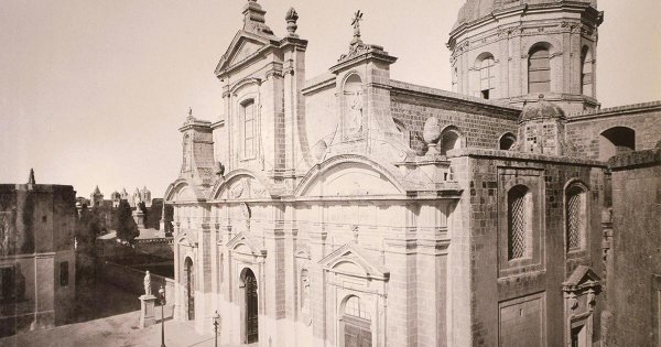 Fotoğraflarla: 1924'te Rabat'taki St Paul Kilisesi Kubbesinin Çöküşü