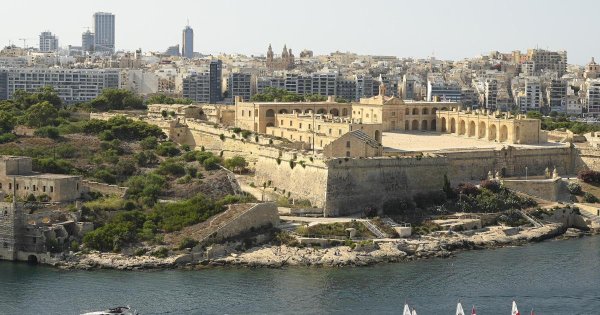 70 Yaşındaki Adam Tekneden Düşerek Ağır Yaralandı