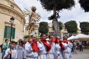 Gozo'da Paskalya Hafta Sonu: Kutsal Vigil Ayini ve Dirilen İsa Törenleri