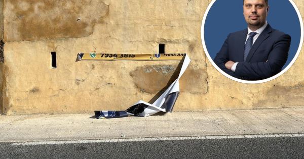 Gozo'da PN Adayının Seçim Afişi Tahrip Edildi: 'Korkmuyorum'
